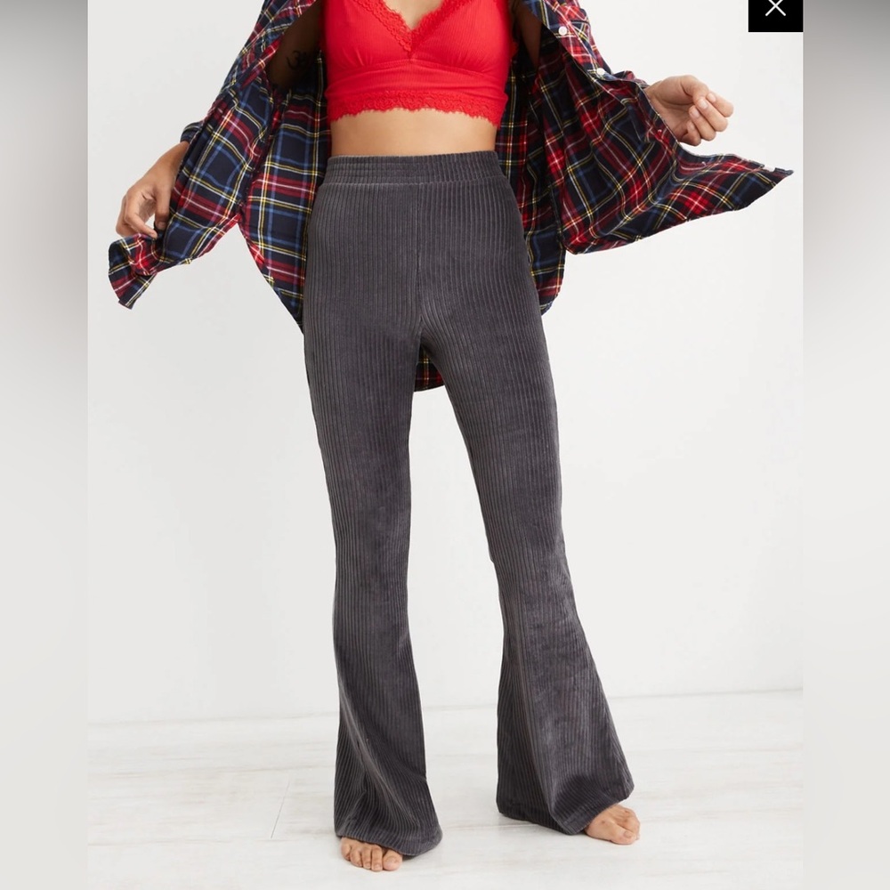 EUC Aerie Groove-On Velour Flare Pants L